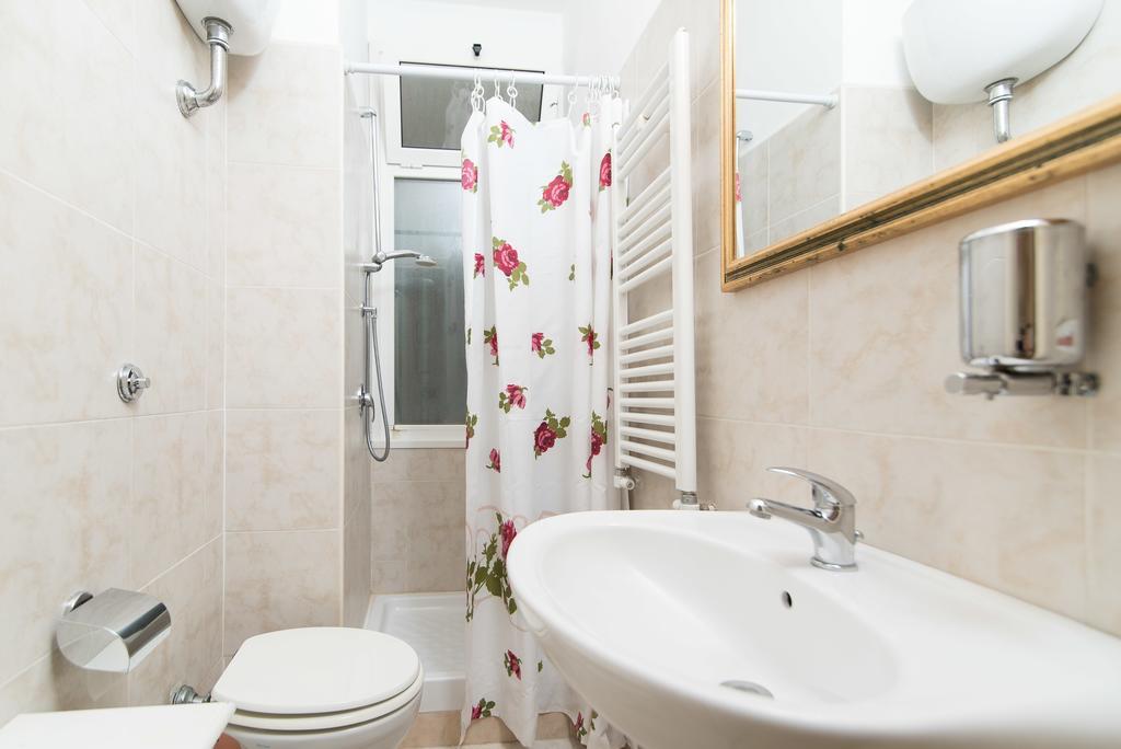 Le Rose B&B ローマ 部屋 写真